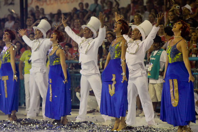 Carnival in Rio: Samba & extravagance, the most famous of Brazil!