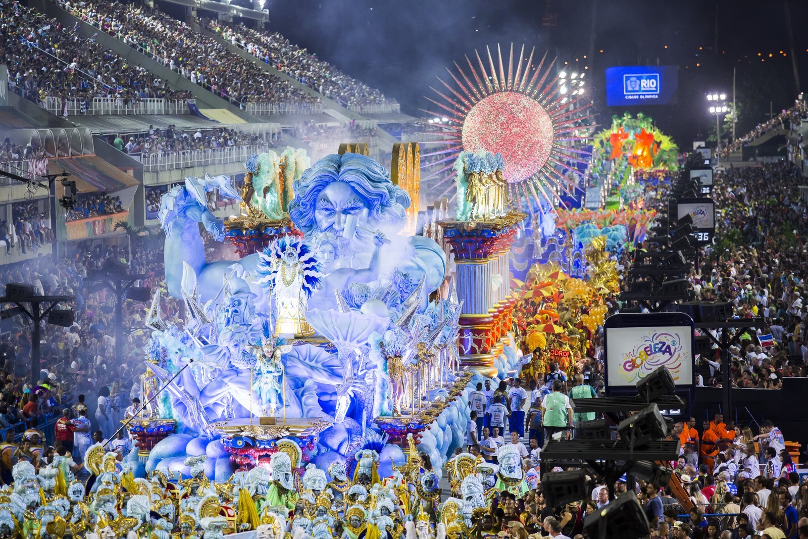 The best of Rio's Carnival are the parades!